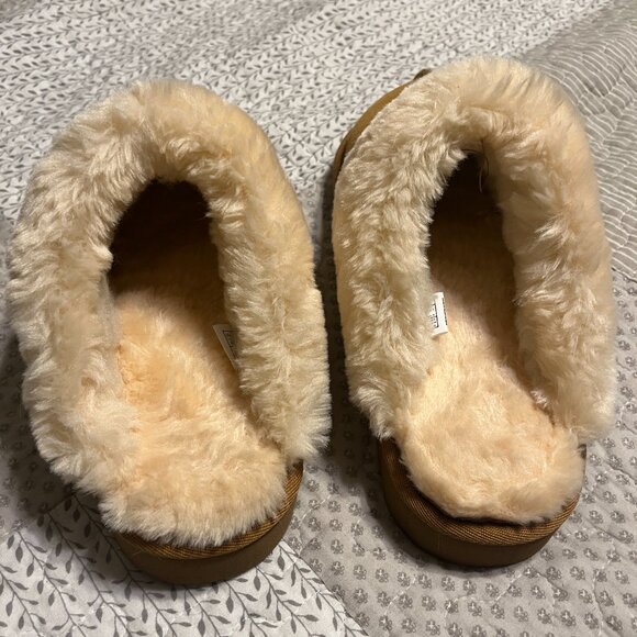 NWT UGG Chestnut - Women’s Slides Clog Mules Size 9 - Picture 3 of 4